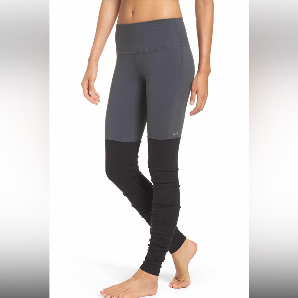 Alo yoga - goddess leggings - size xs